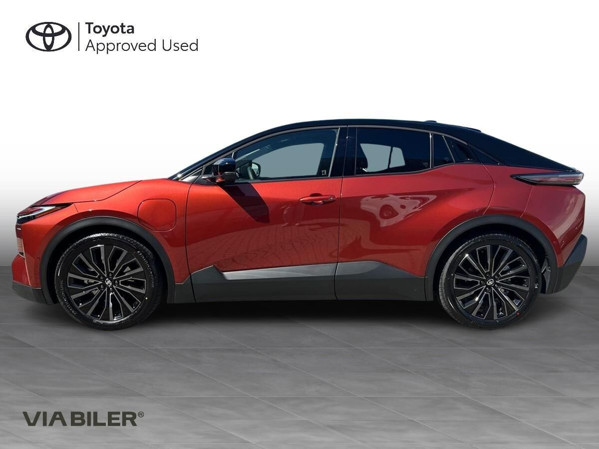 Blå Toyota C-HR+ fra 2026