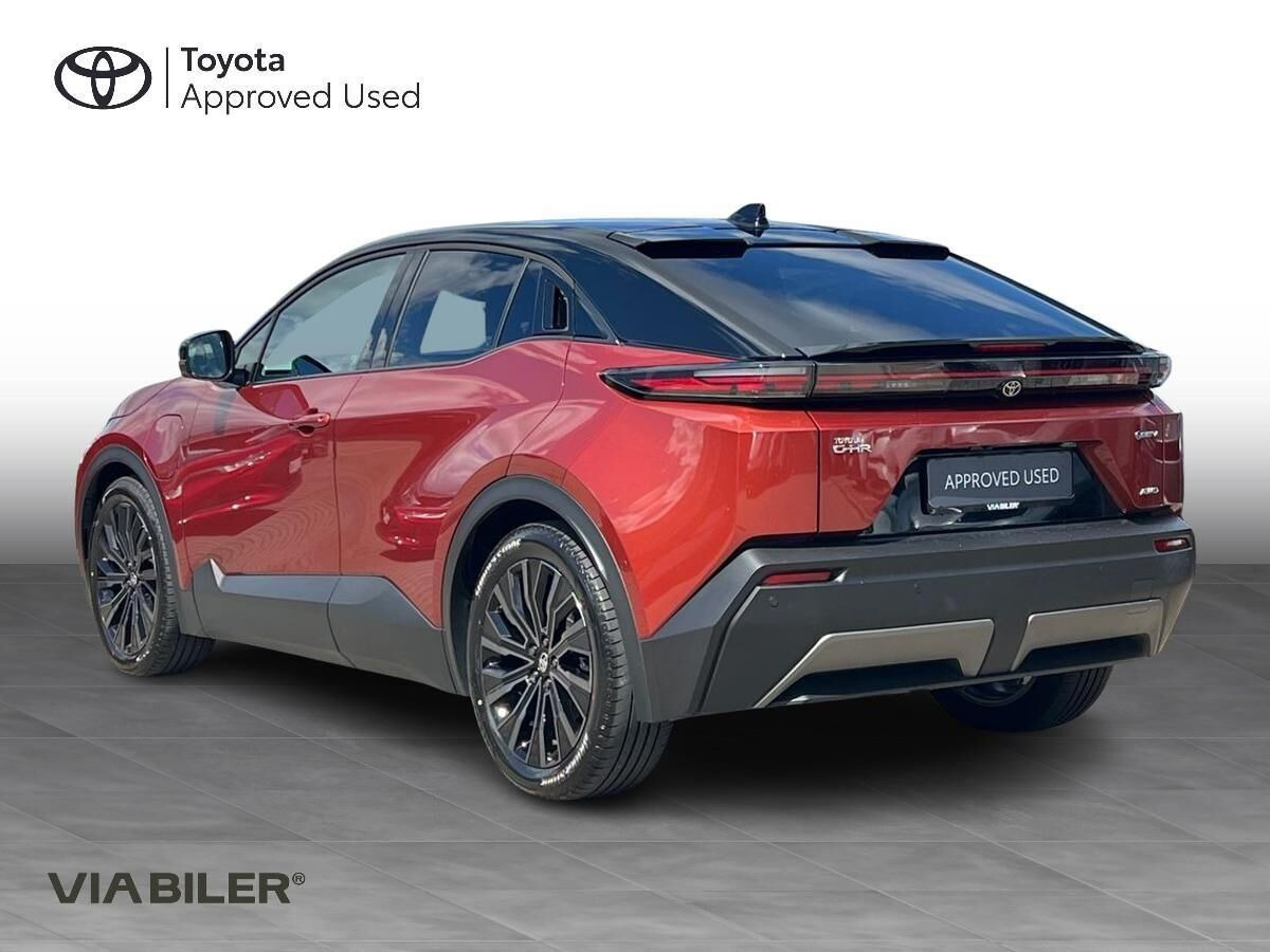 Blå Toyota C-HR+ fra 2026