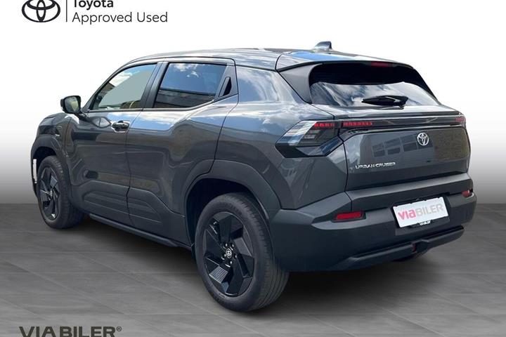 Grå Toyota Urban Cruiser fra 2025