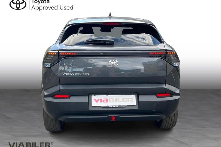 Grå Toyota Urban Cruiser fra 2025