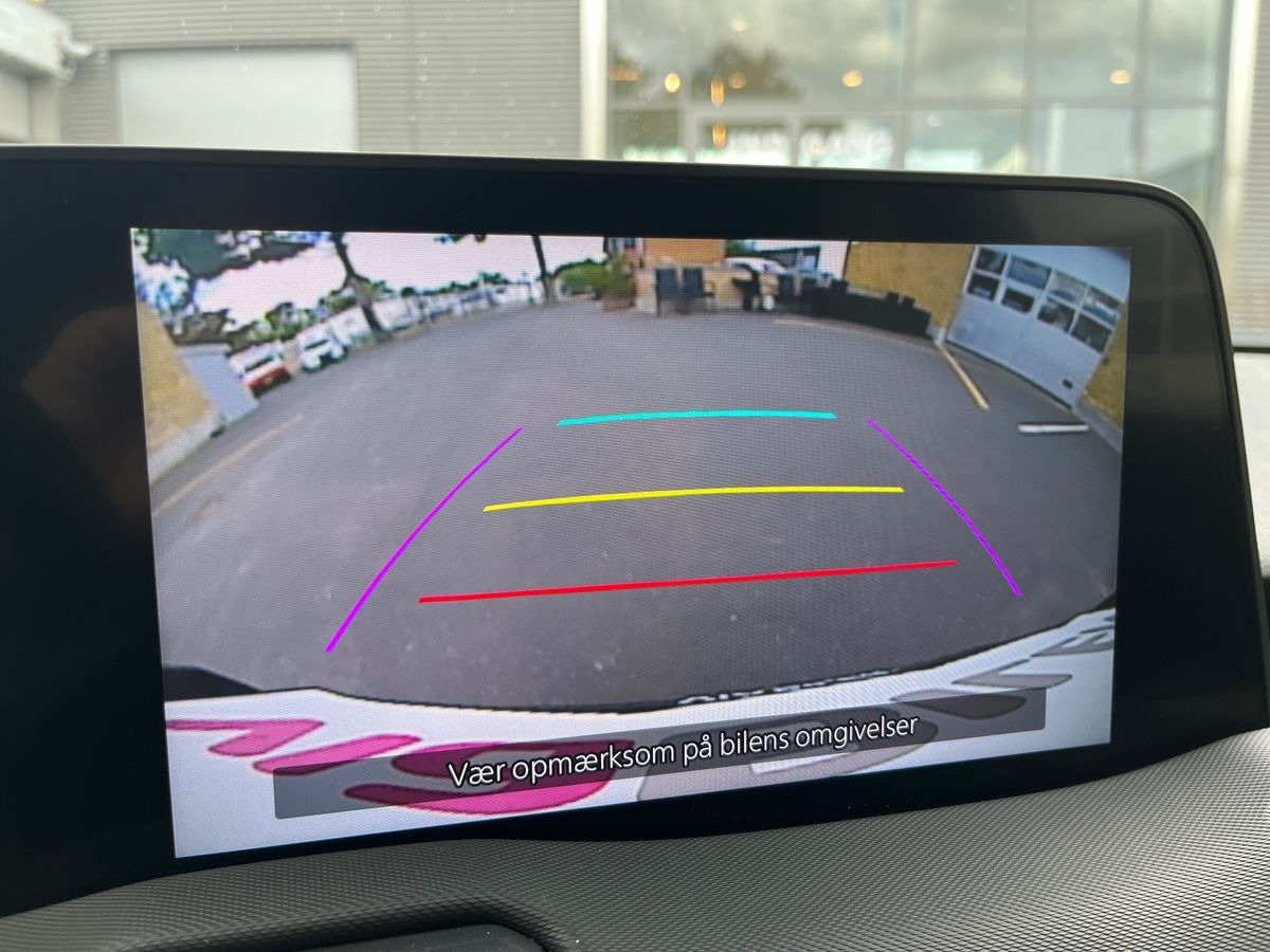 Grå Toyota Urban Cruiser fra 2025
