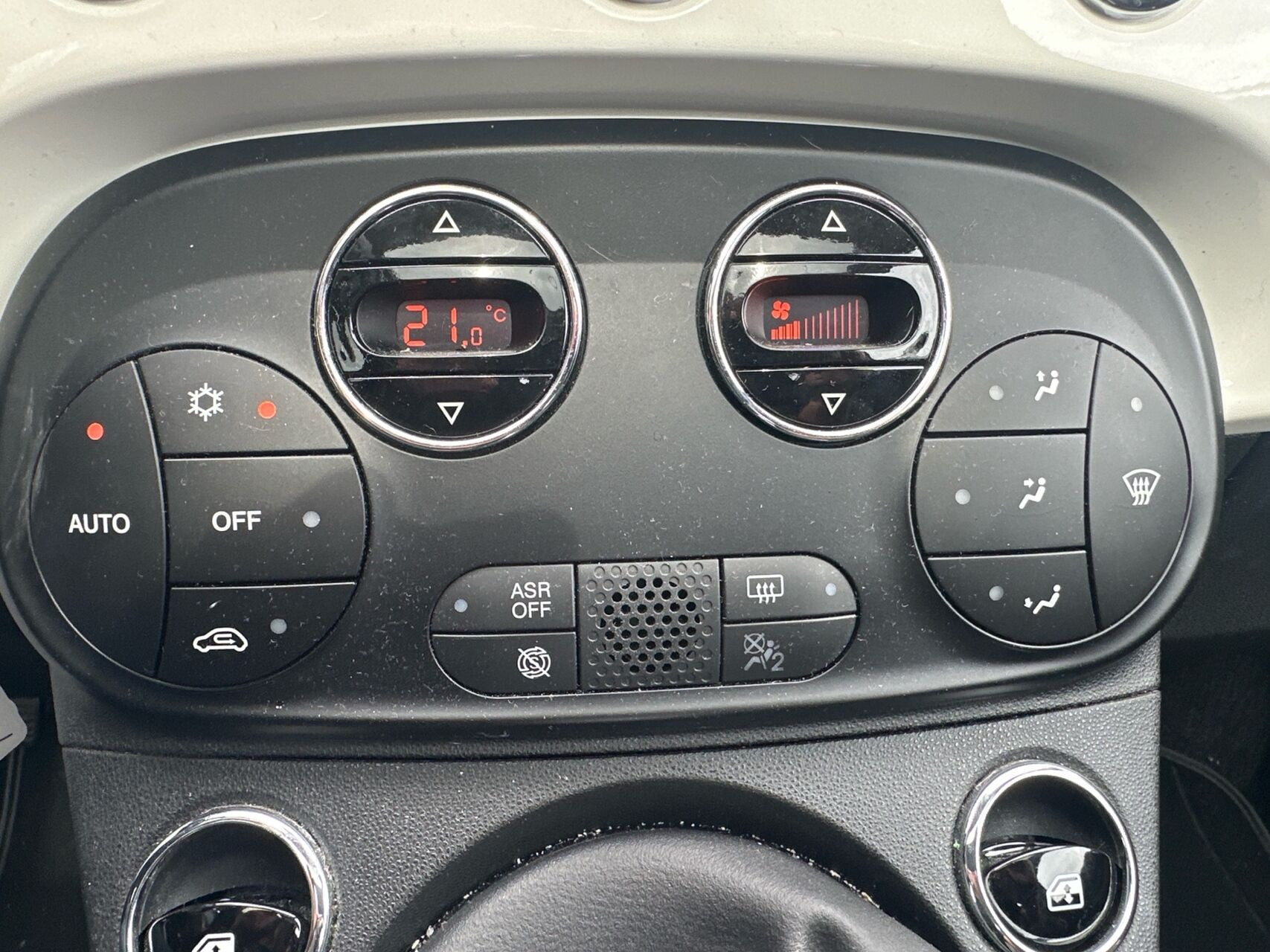 Hvid Fiat 500 fra 2018