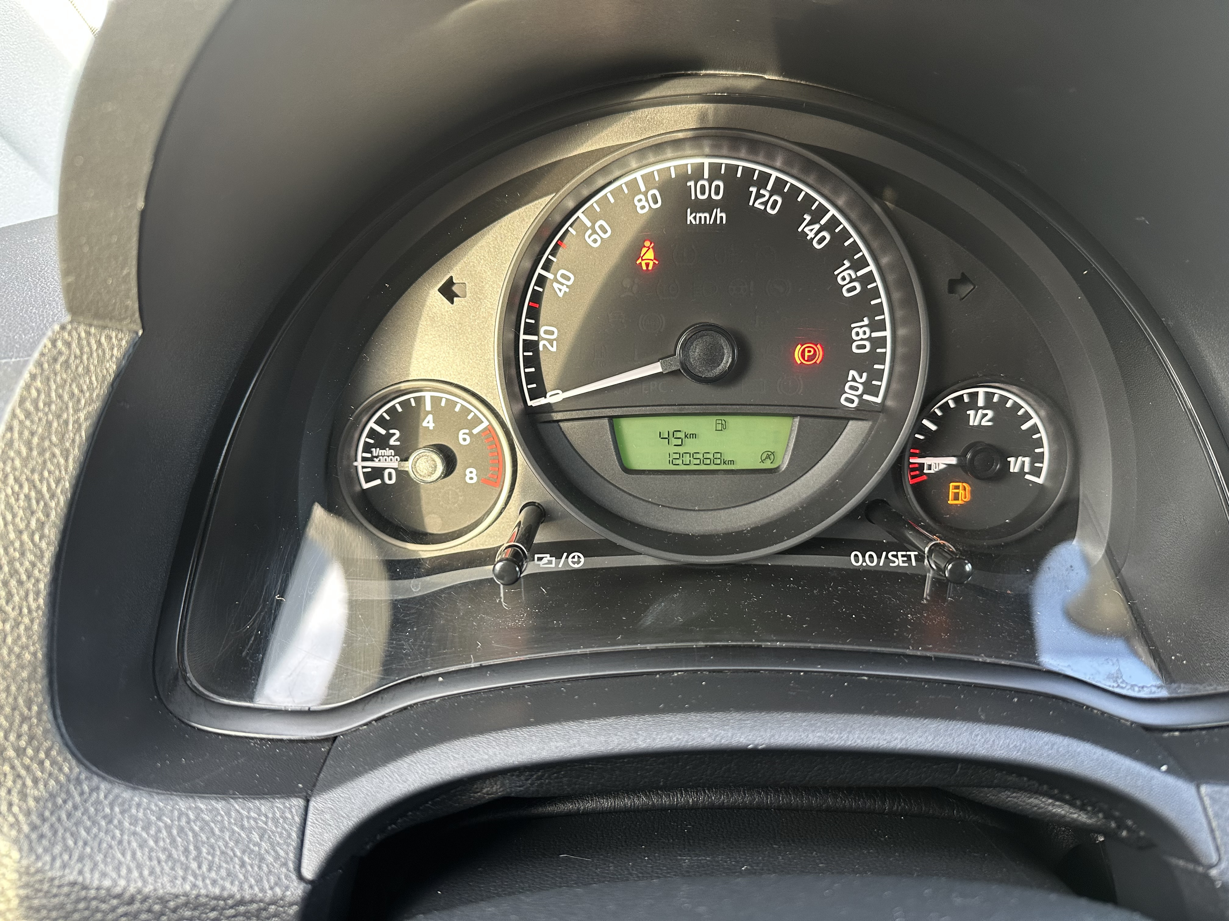 Grå Skoda Citigo fra 2016