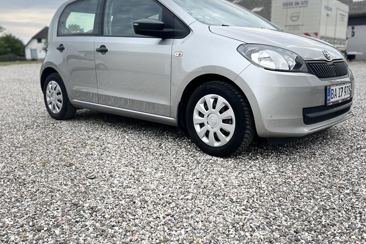 Grå Skoda Citigo fra 2016