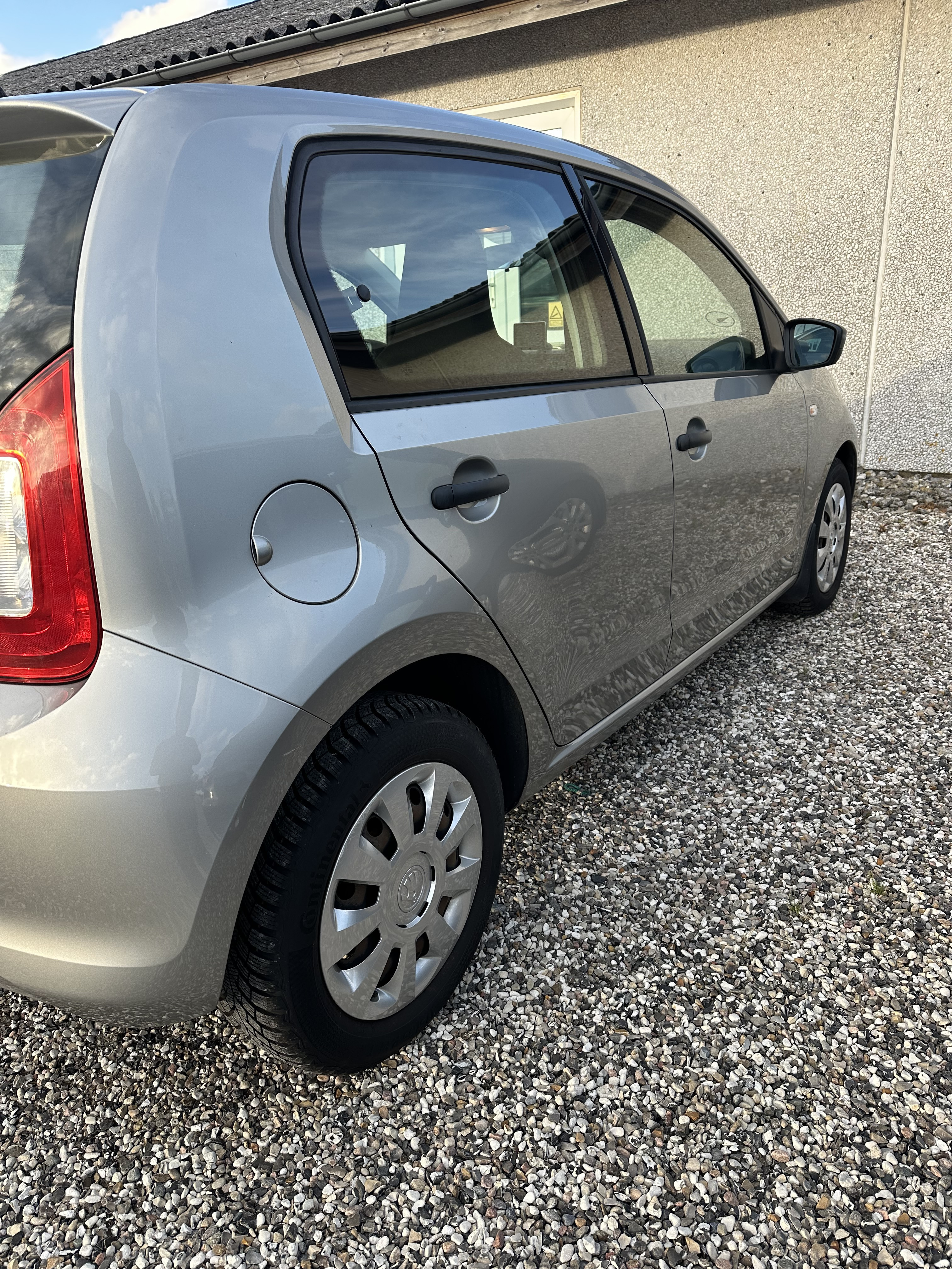 Grå Skoda Citigo fra 2016