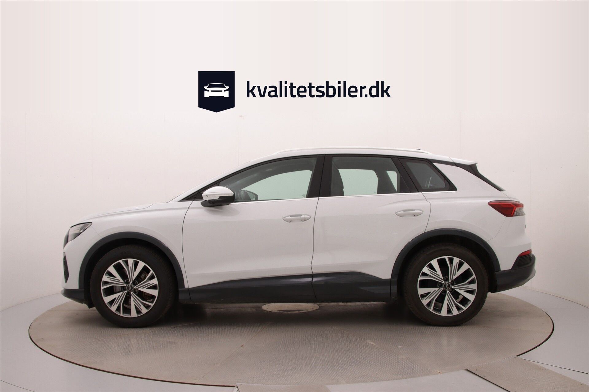 Hvid Audi Q4 fra 2023