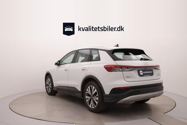 Hvid Audi Q4 fra 2023