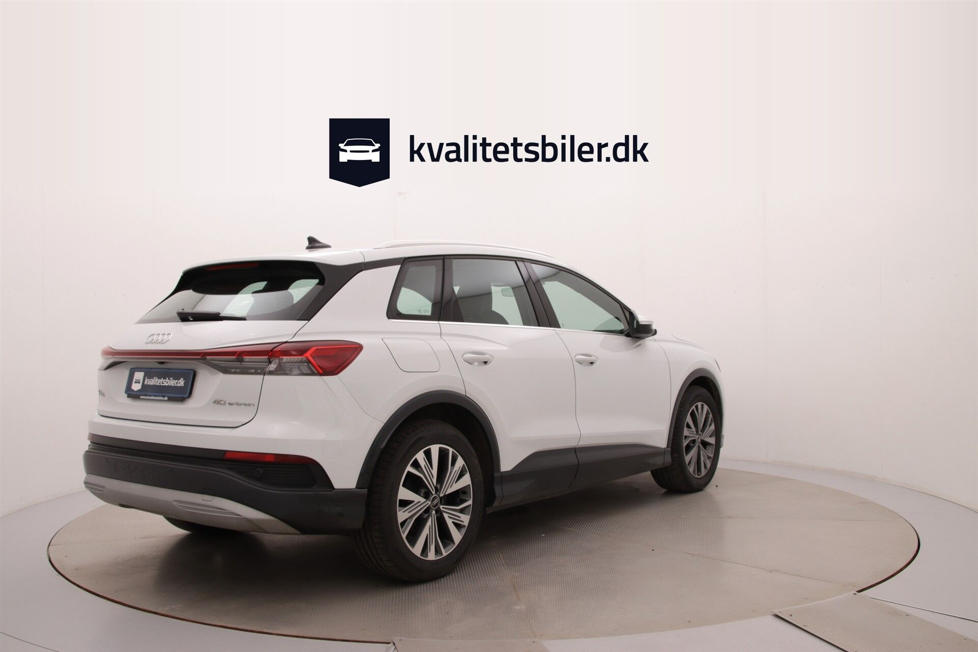 Hvid Audi Q4 fra 2023