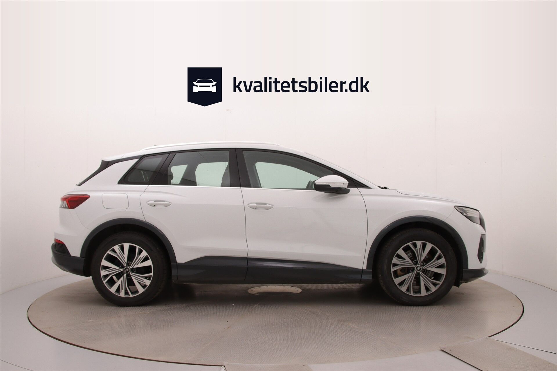 Hvid Audi Q4 fra 2023