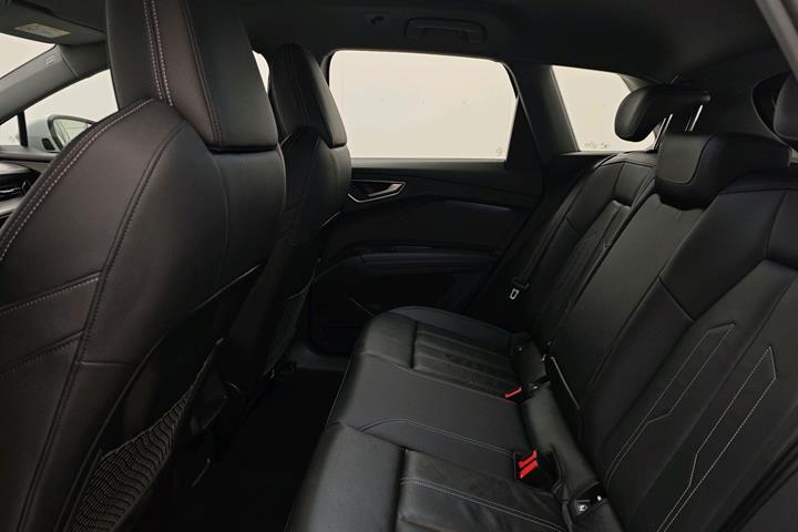 Hvid Audi Q4 fra 2023