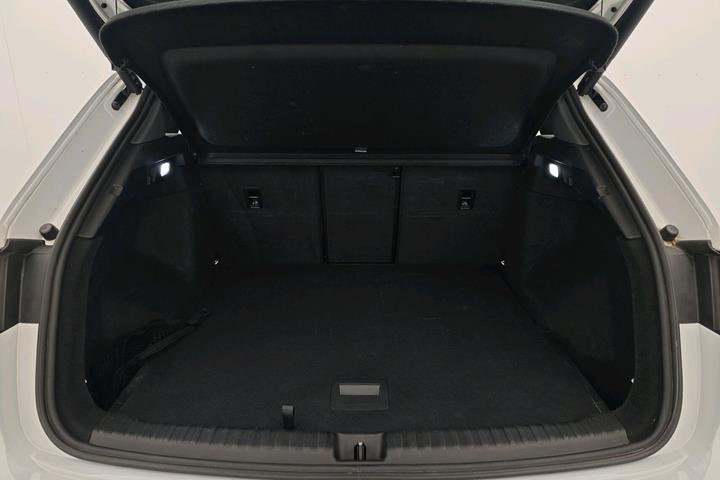 Hvid Audi Q4 fra 2023