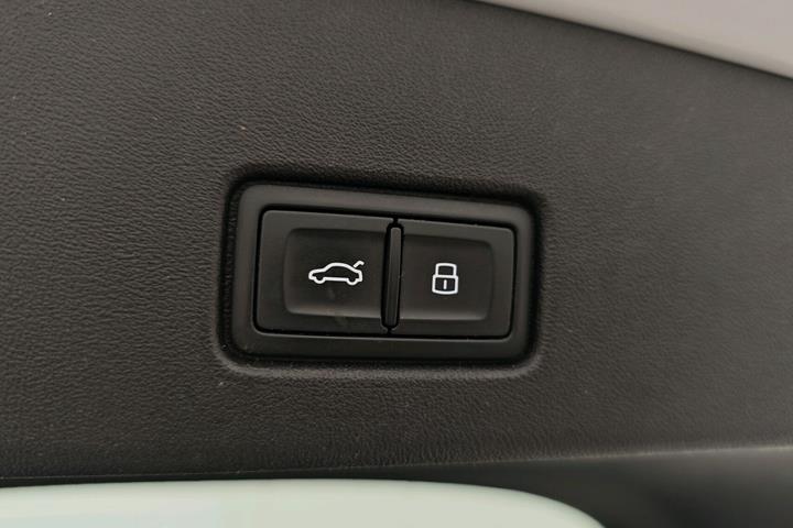Hvid Audi Q4 fra 2023