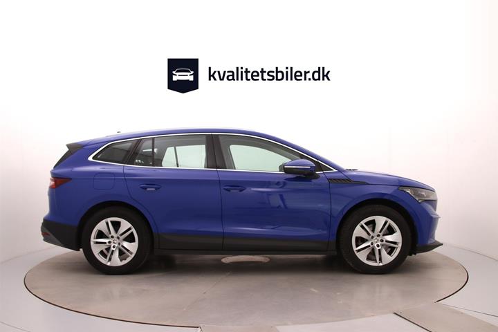 Blå Skoda Enyaq fra 2022