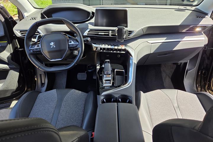 Sort Peugeot 5008 fra 2020