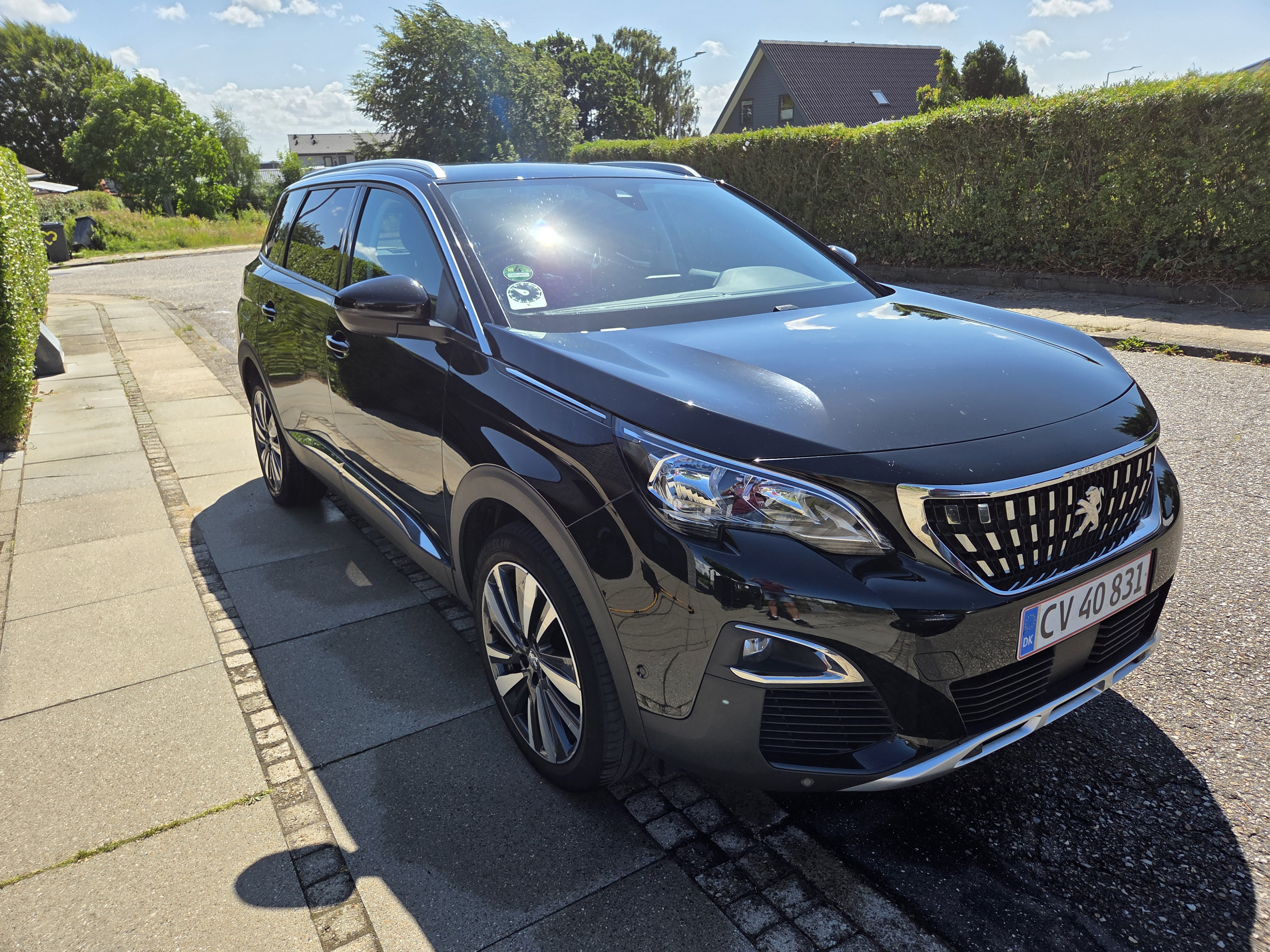 Sort Peugeot 5008 fra 2020