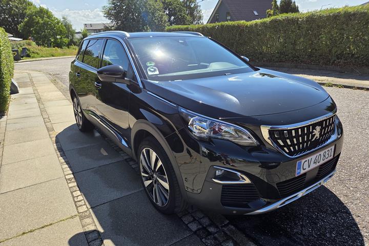 Sort Peugeot 5008 fra 2020