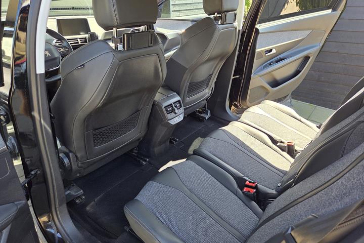 Sort Peugeot 5008 fra 2020