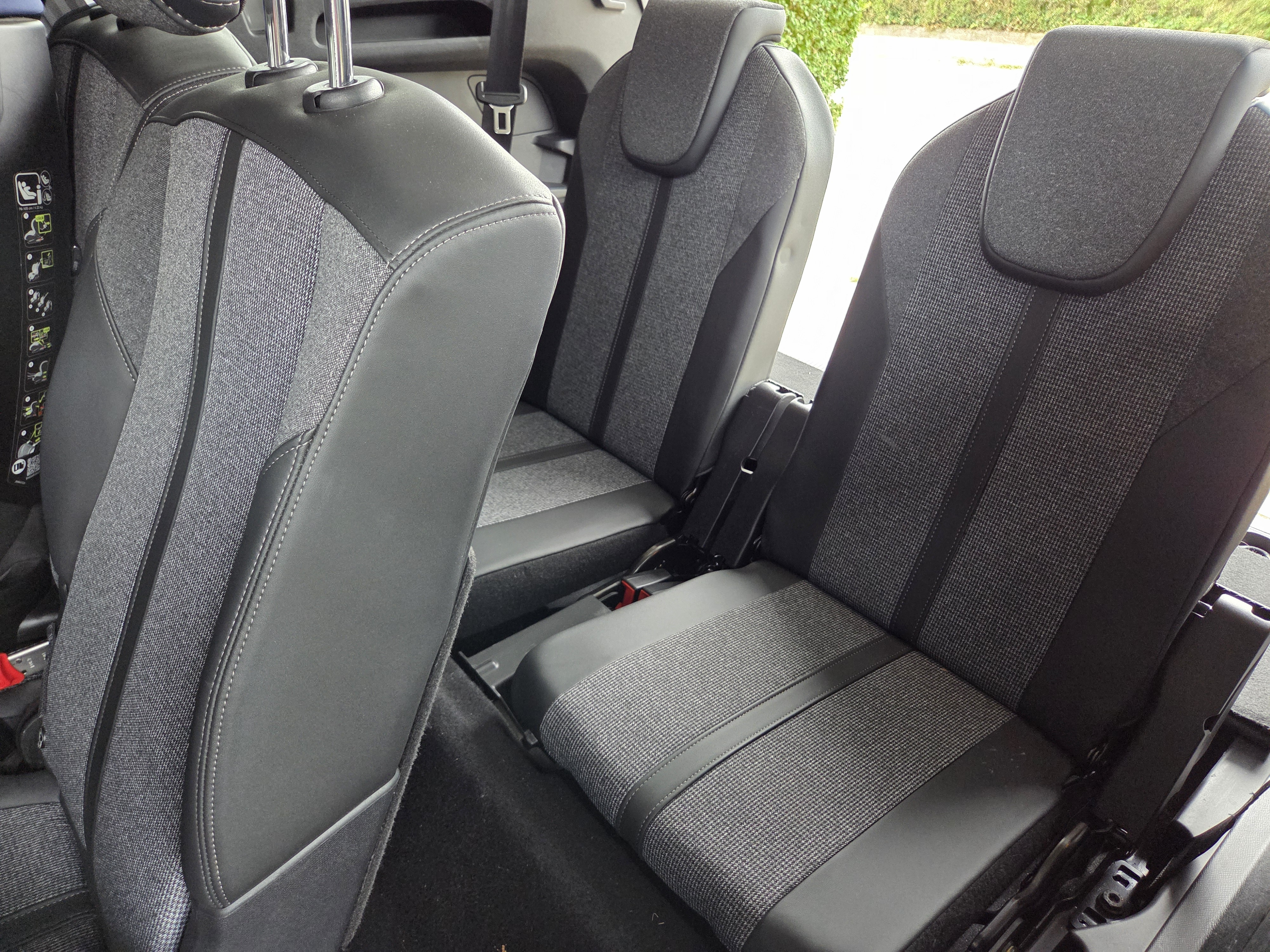Sort Peugeot 5008 fra 2020