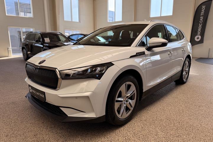 Hvid Skoda Enyaq fra 2022