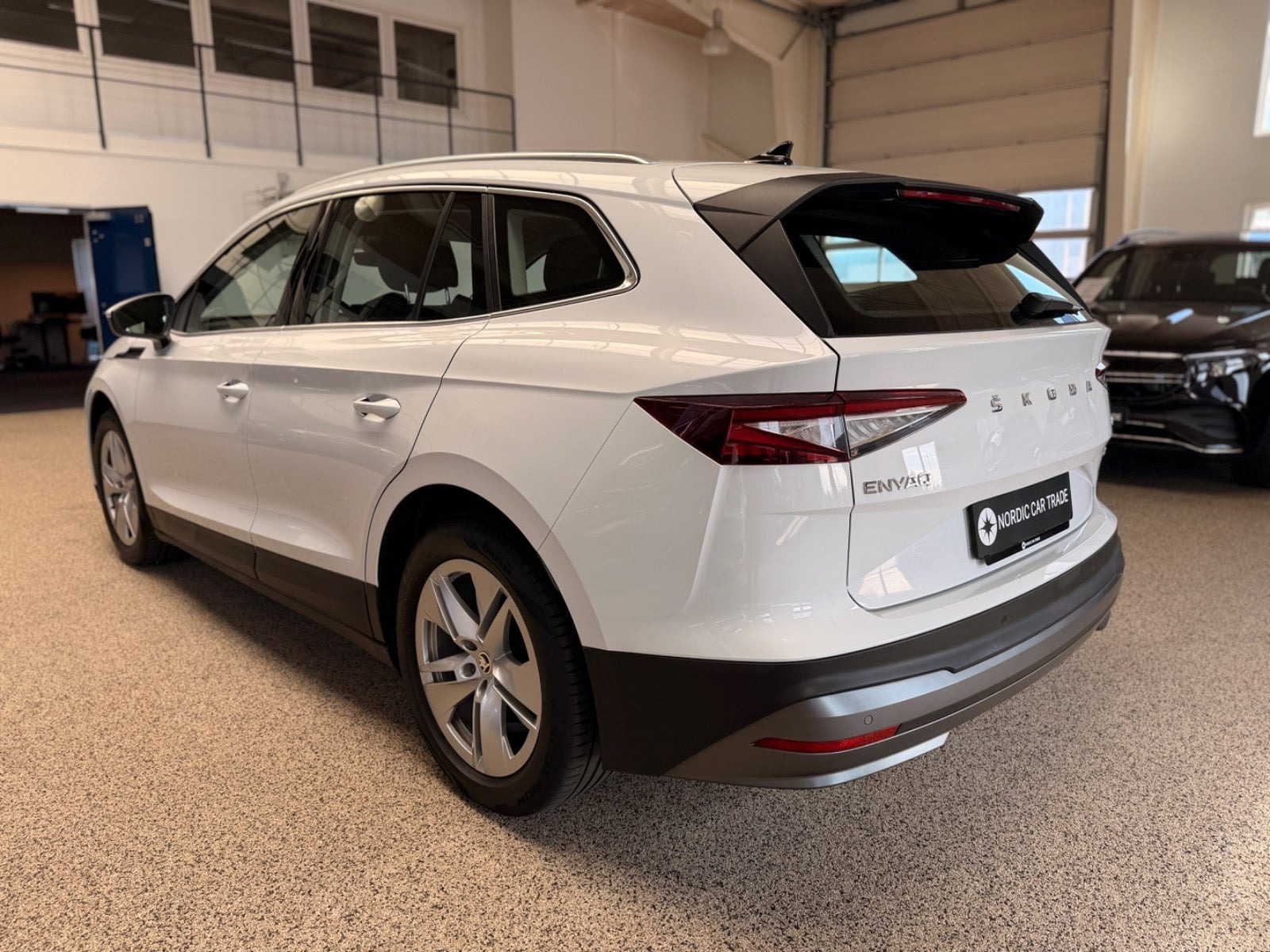 Hvid Skoda Enyaq fra 2022
