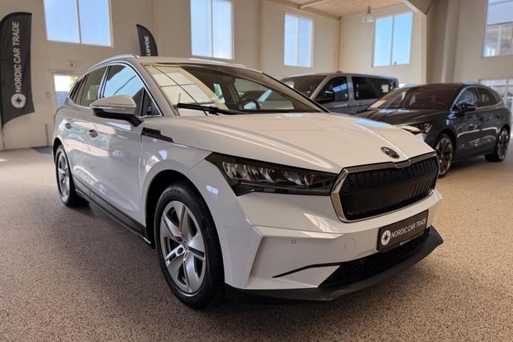 Hvid Skoda Enyaq fra 2022
