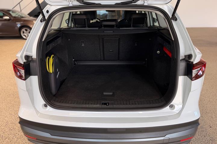 Hvid Skoda Enyaq fra 2022