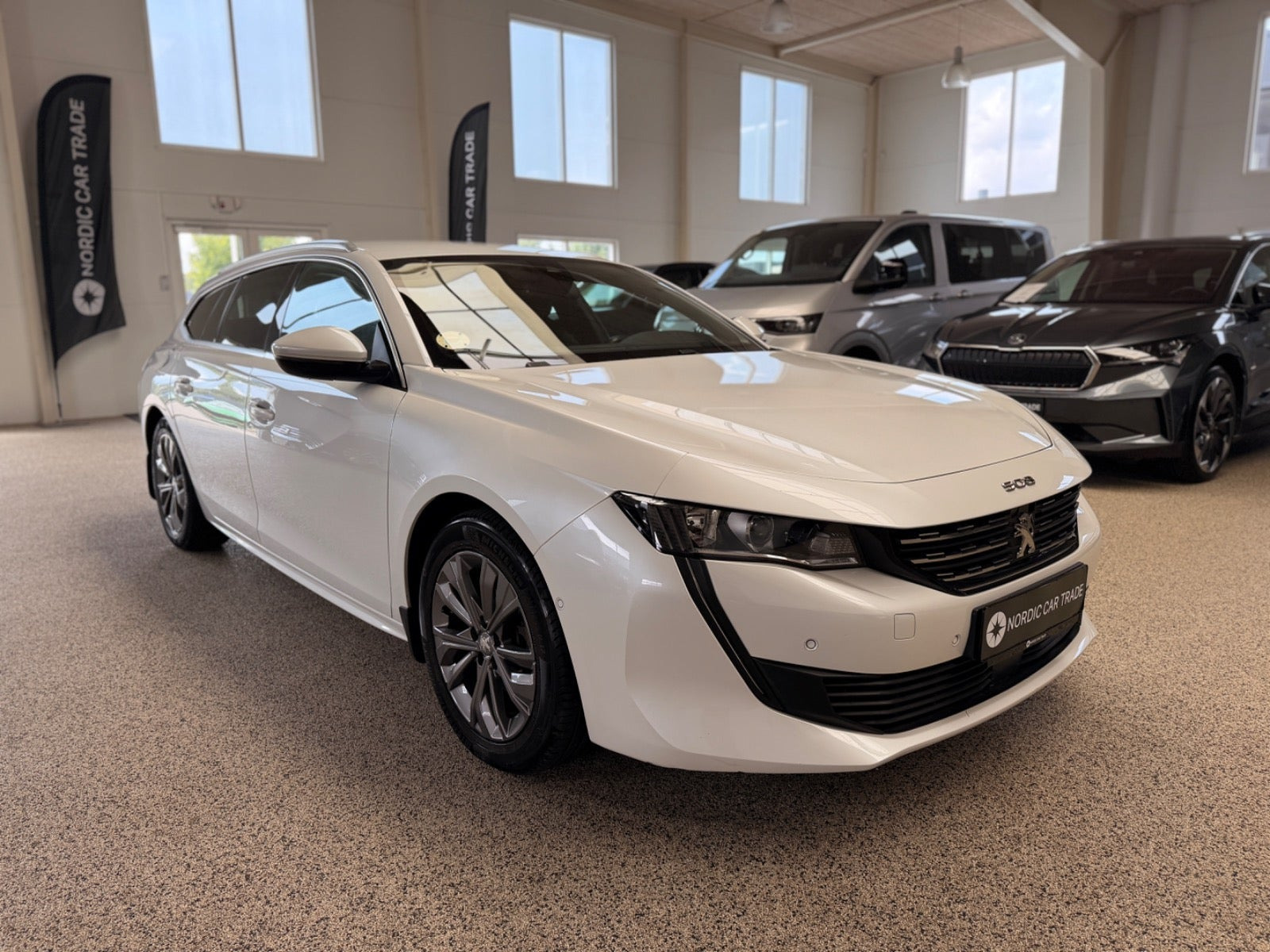 Hvid Peugeot 508 fra 2020