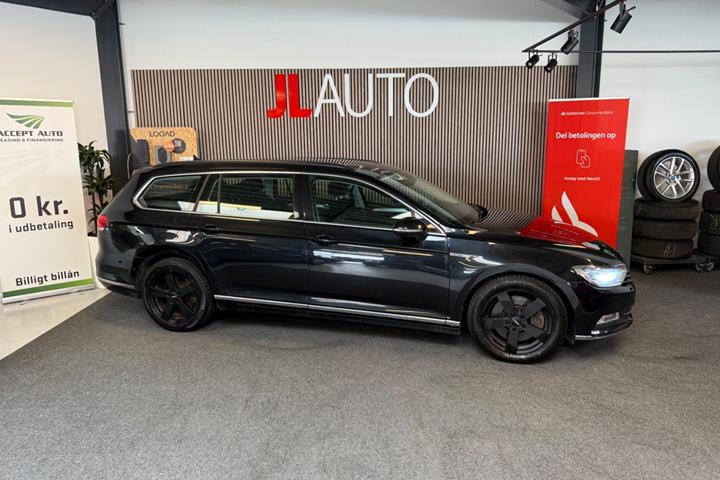 Sort VW Passat fra 2015