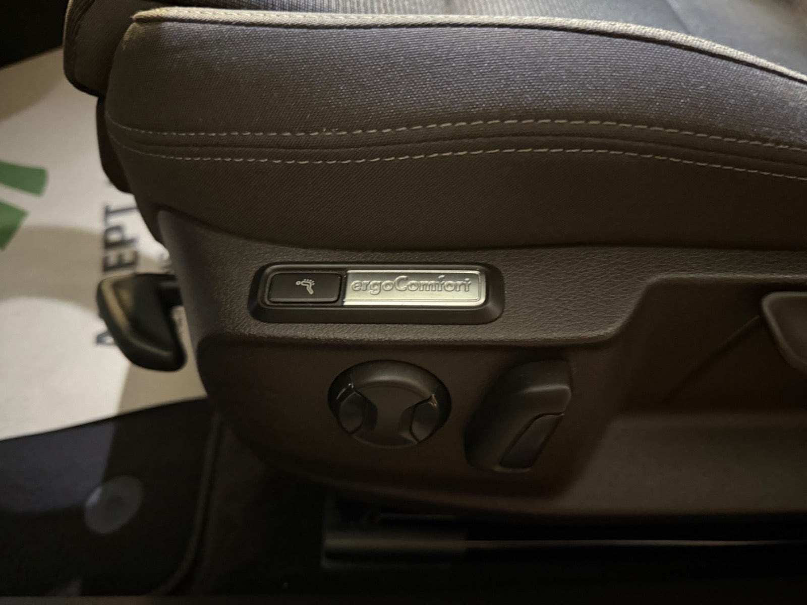 Sort VW Passat fra 2015
