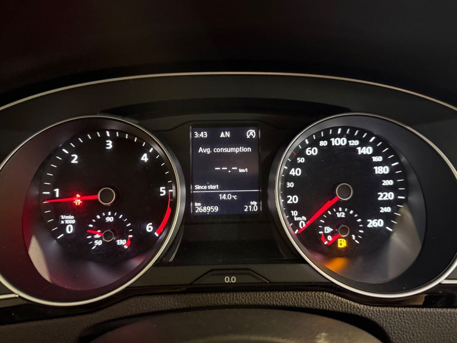 Sort VW Passat fra 2015