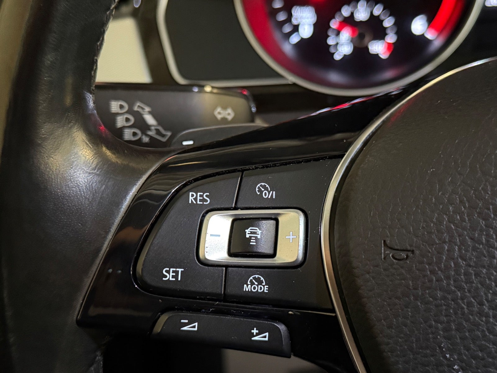 Sort VW Passat fra 2015
