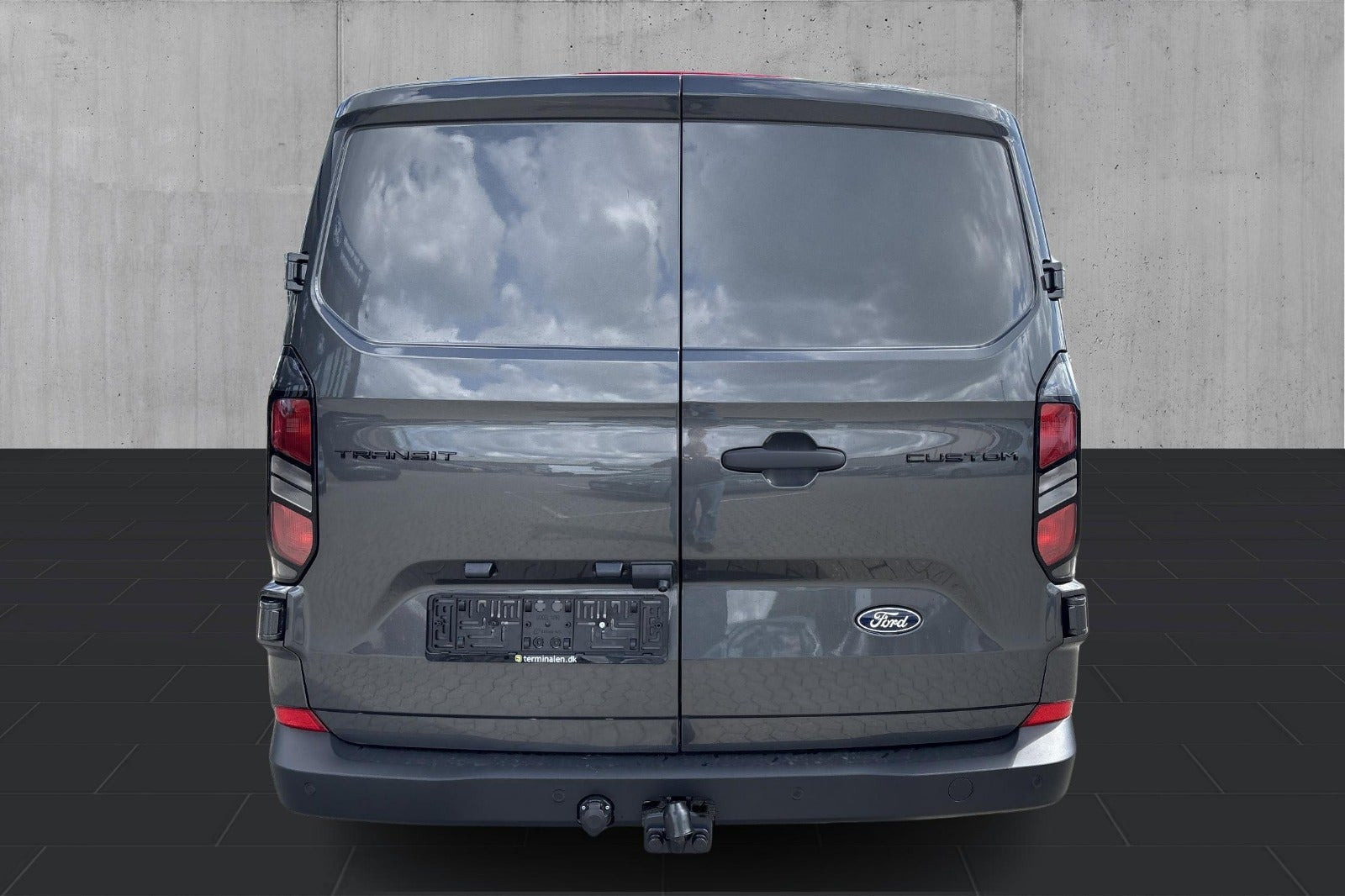 Grå Ford Transit Custom 320 L2 fra 2026