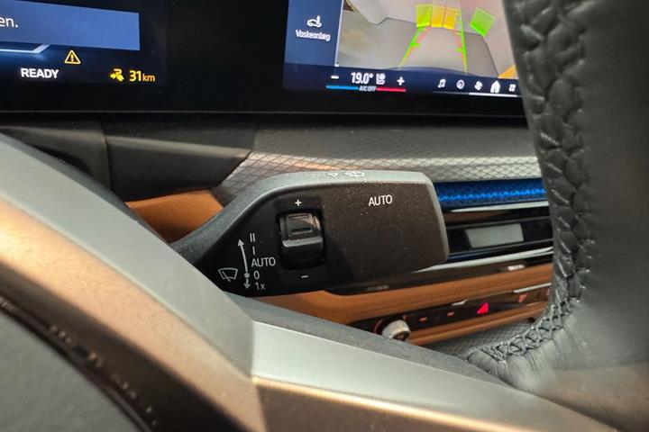 Blå BMW i4 fra 2026