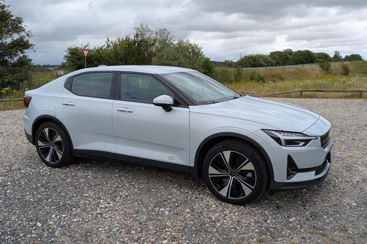 Hvid Polestar 2 fra 2023
