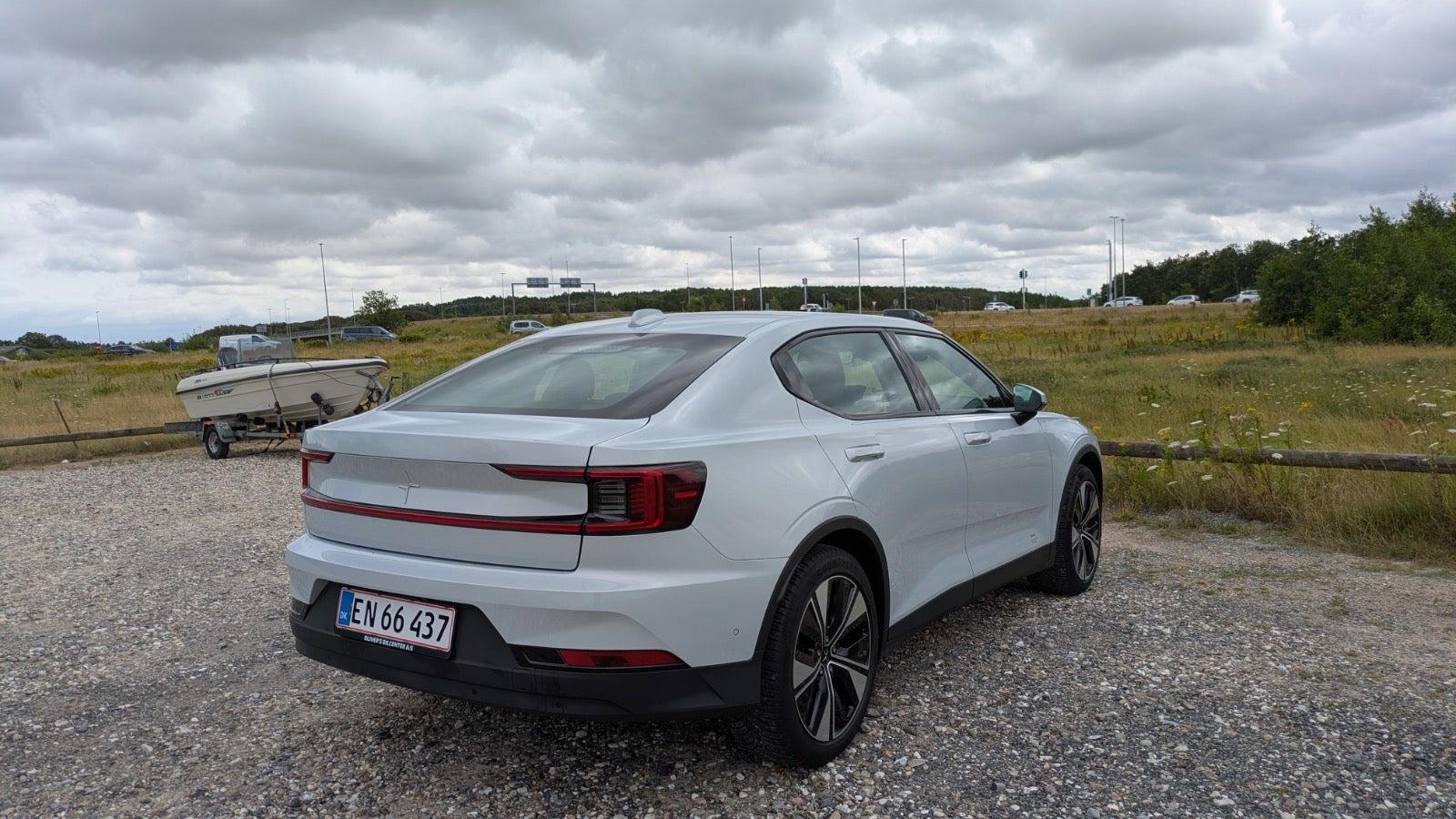 Hvid Polestar 2 fra 2023