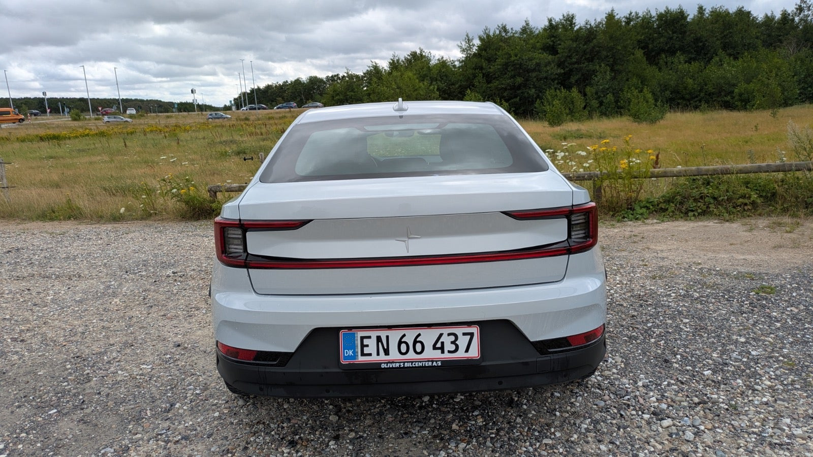 Hvid Polestar 2 fra 2023