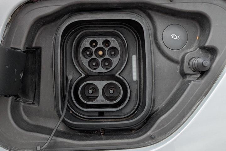 Hvid Polestar 2 fra 2023