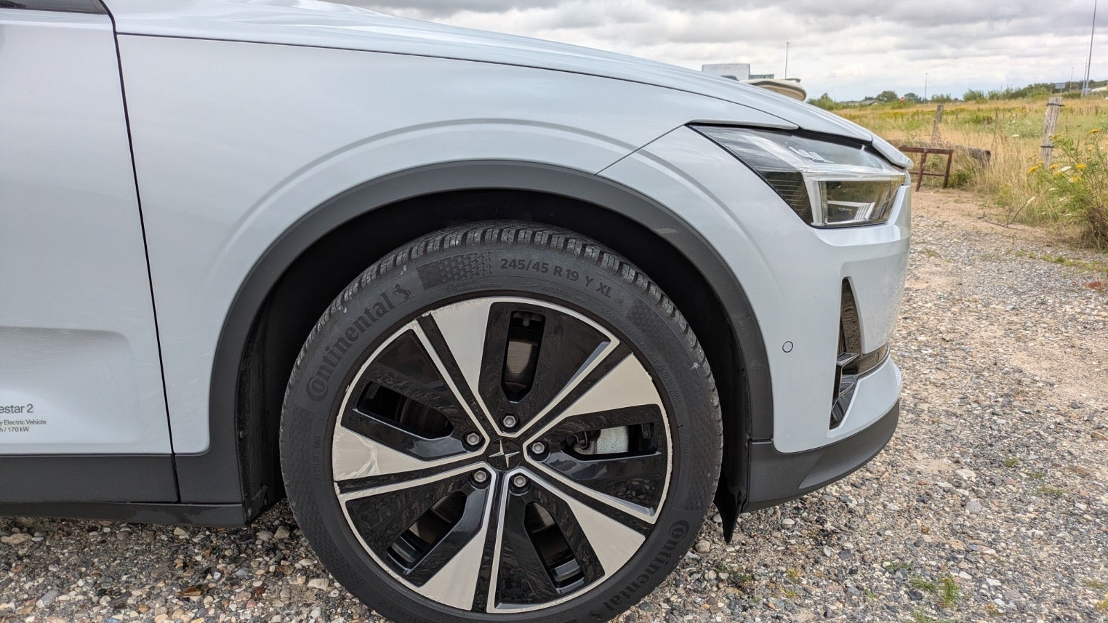 Hvid Polestar 2 fra 2023