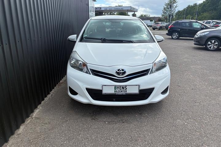 undefined Toyota Yaris fra 2011
