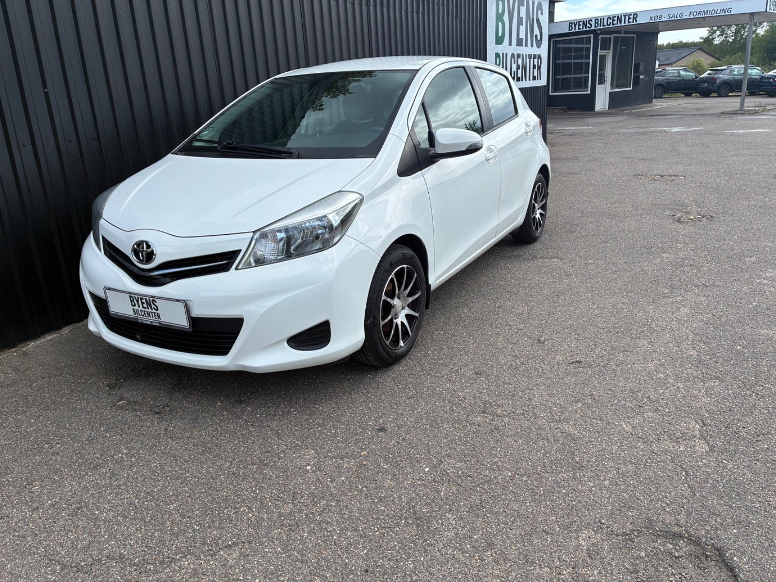 undefined Toyota Yaris fra 2011