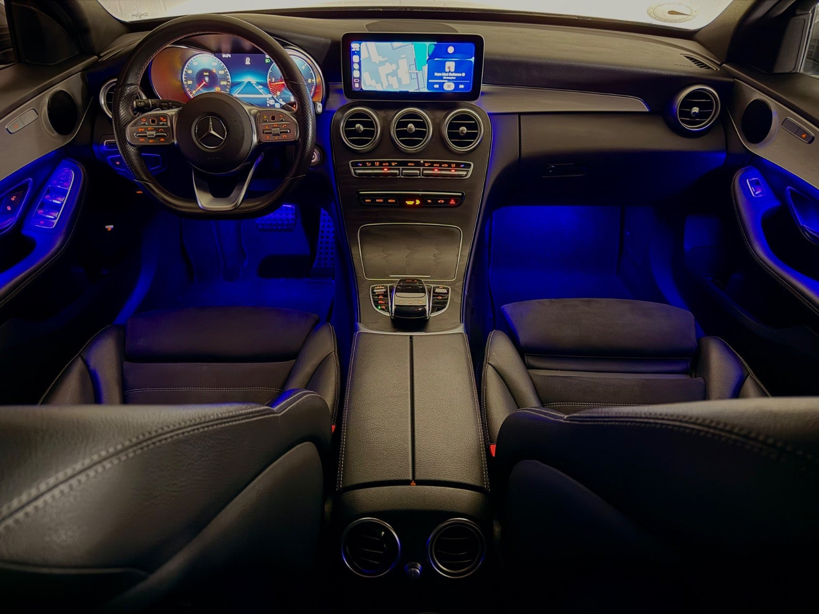 Grå Mercedes C220 d fra 2019