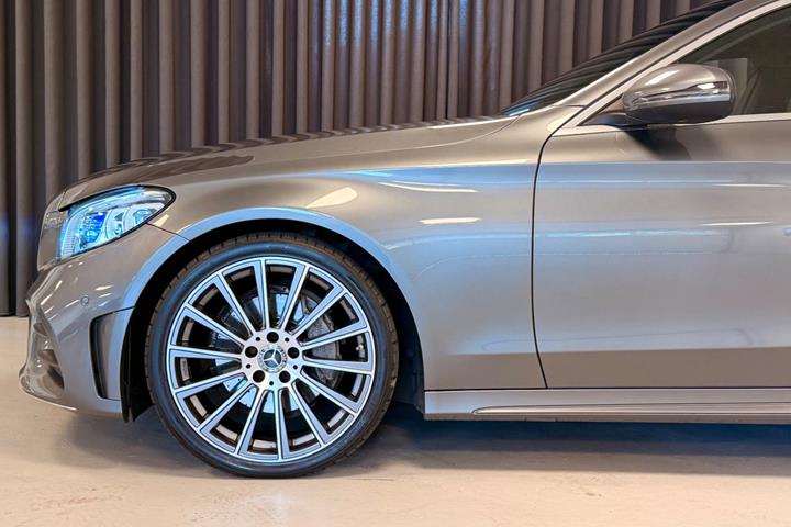 Grå Mercedes C220 d fra 2019
