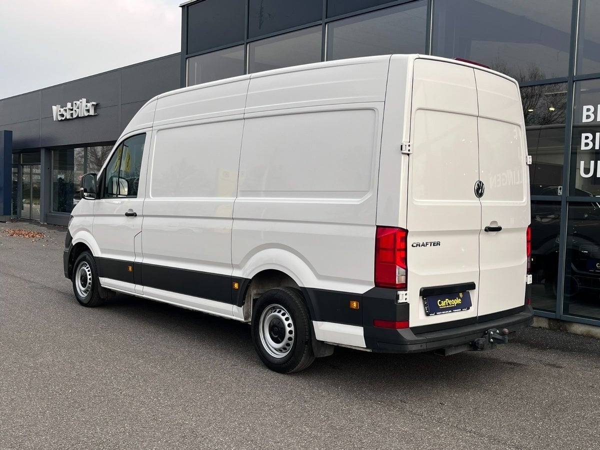 Hvid VW Crafter 35 fra 2024