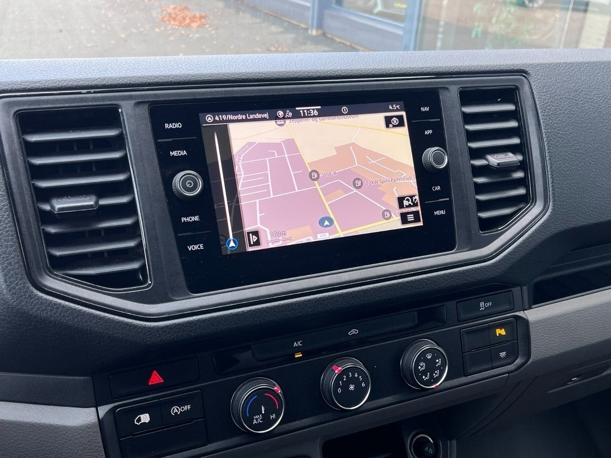 Hvid VW Crafter 35 fra 2024