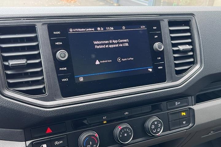 Hvid VW Crafter 35 fra 2024