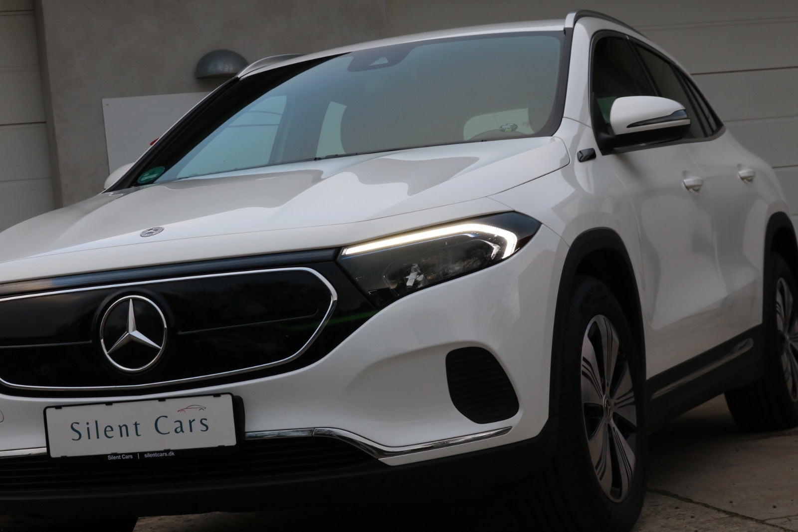 Hvid Mercedes EQA250 fra 2022