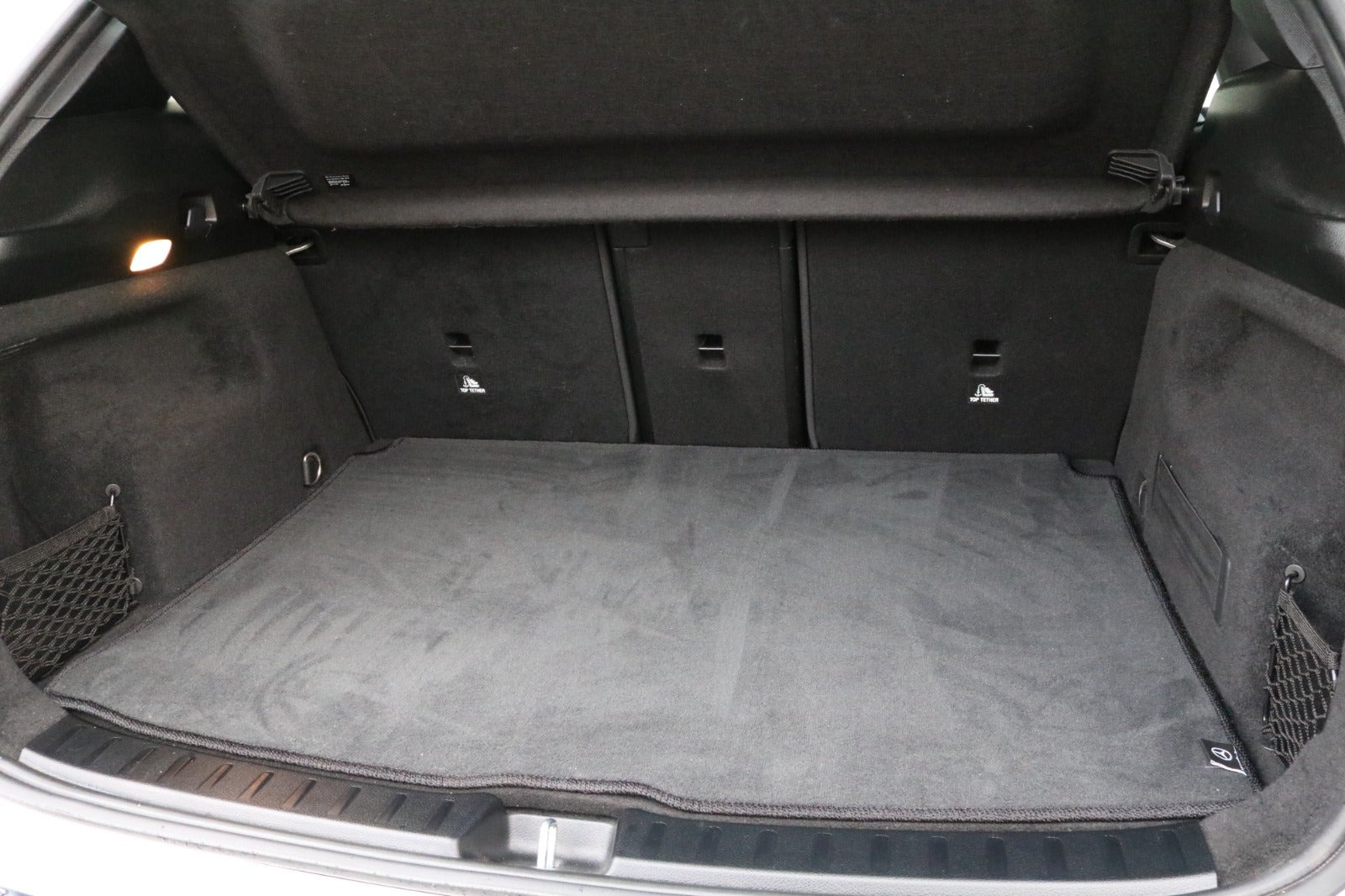 Hvid Mercedes EQA250 fra 2022