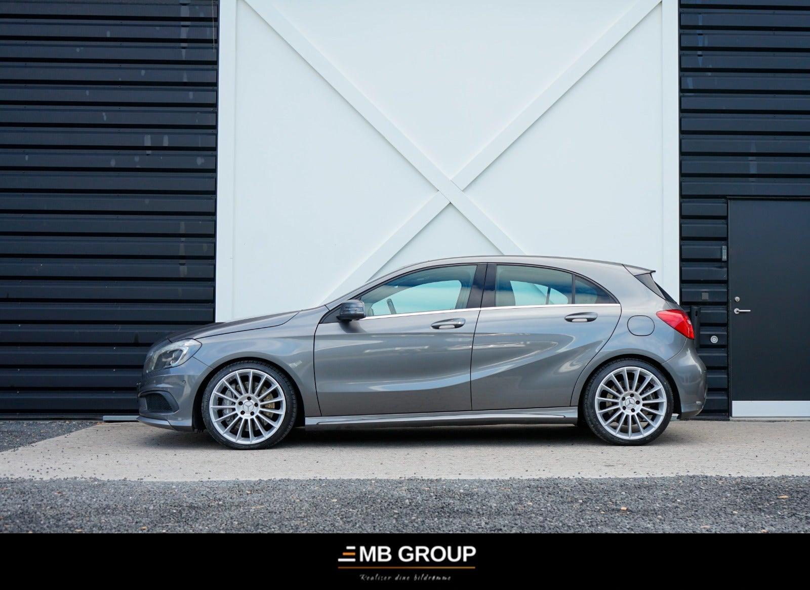 Grå Mercedes A45 fra 2014