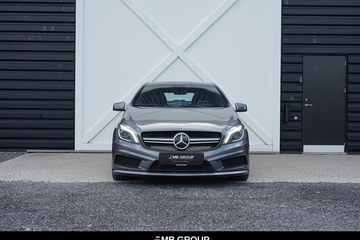 Grå Mercedes A45 fra 2014