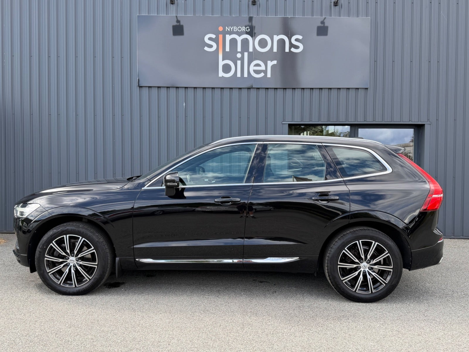 Sort Volvo XC60 fra 2020